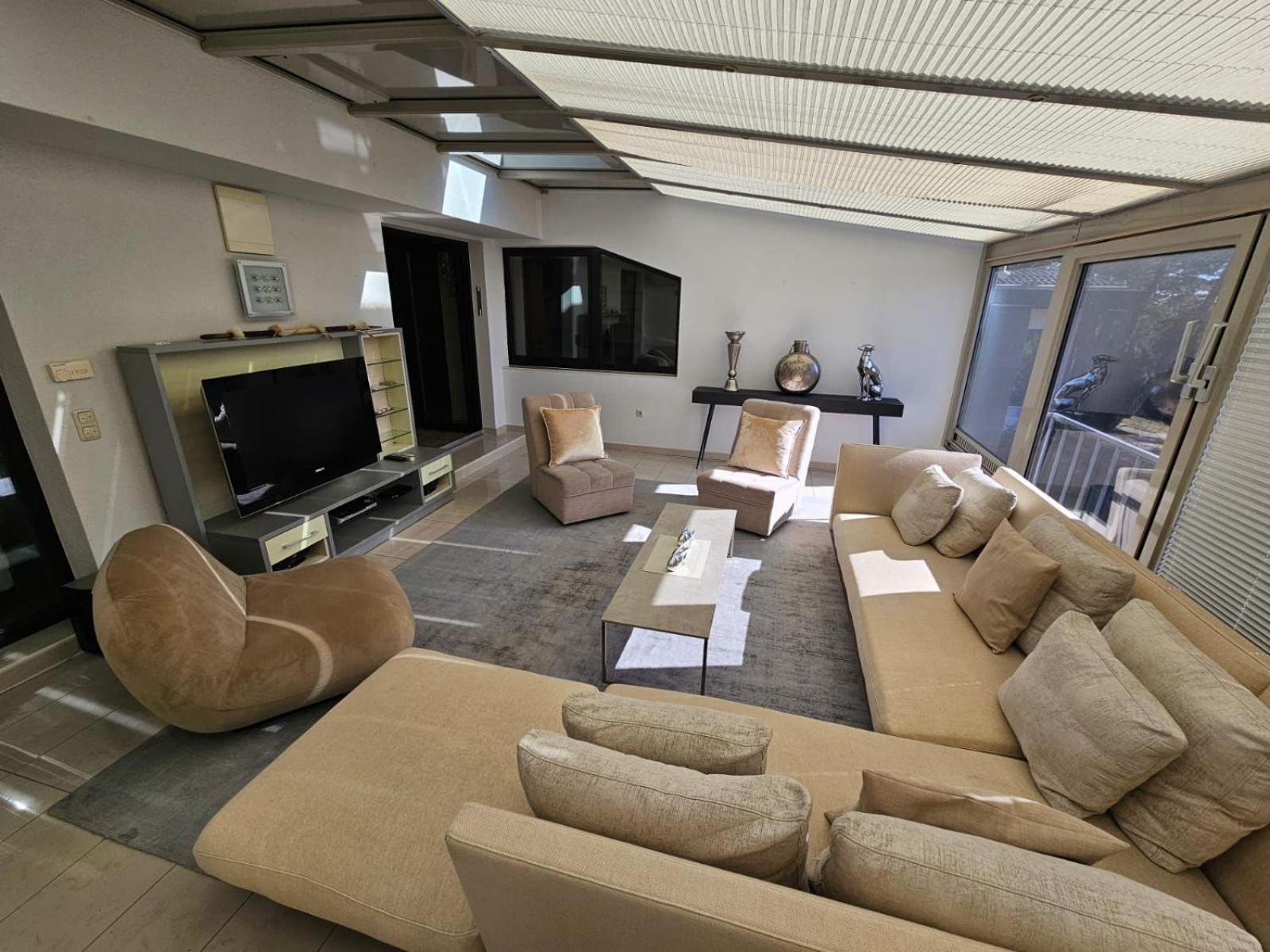 Big Quiet With Garden And Pool Villa Wien